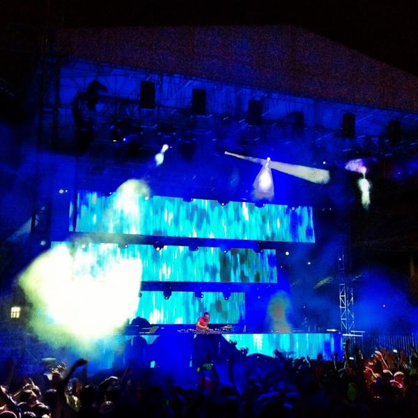 nikthehat's tweet image. If you haven't caught the #ClubLifeTour yet - check it out! @tiesto.com for info