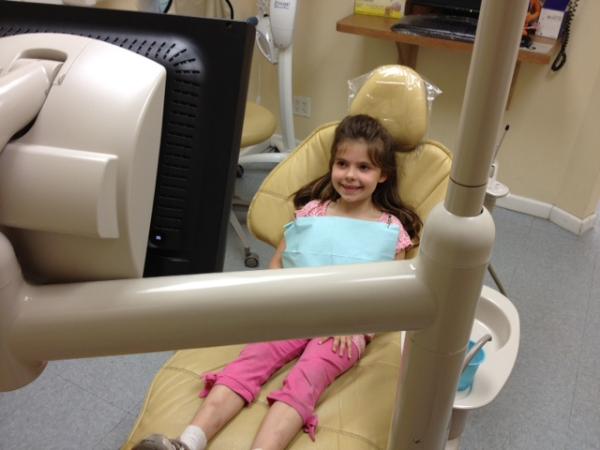 avaq's tweet photo. has her first wiggly tooth and (coincidentally) a dentist appointment. First tooth to wiggle was the first to appear. http://t.co/rkejt5AP