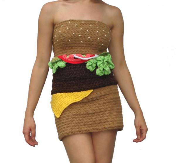 Iri20001's tweet photo. Esta noche @Tatesburguer con vestido de gala http://t.co/1ixzEbAs
