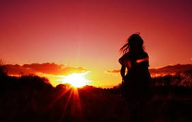 a naplementében futok hazafelé,
szívemben a fény mindvégig él. :) <3 xD