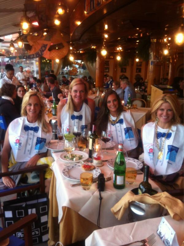 ChezPositano's tweet photo. Our gorgeous girlfriends from texasss!! At Chez black.    Lucky evening!! http://t.co/oZTyMeIb