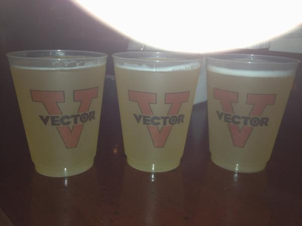 Mishypo's tweet photo. @VectorMedia #flipOOHt #teamccups Yeah Vector! http://t.co/9CZsw5k0