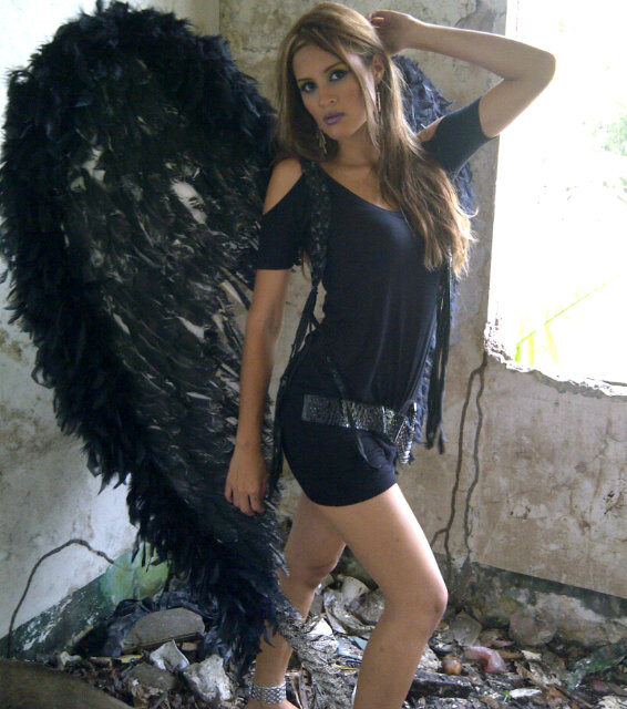 Nereyda2127's tweet photo. En sesión de foto... Angeles caídos... http://t.co/RYnuBY6w