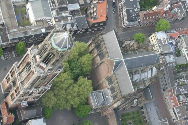 Ballonutrecht's tweet photo. Ballonvaart, recht over de Dom van Utrecht. Volgende Stad vaart zaterdag 19-05-2012. Boek op http://t.co/ptVbaC6b http://t.co/kv8WQmaT
