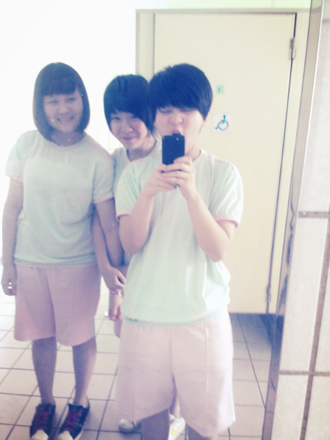 flyinsky002's tweet image. In bathroom