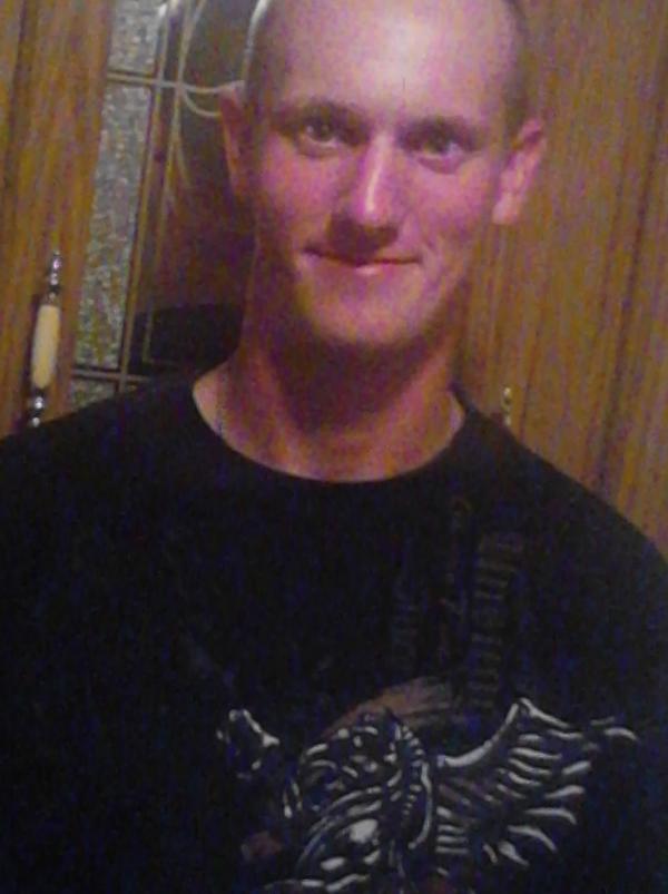 J_star616's tweet photo. This guy thinks he's hot as fuck and can get any one. Tell me what you think. I say ugly as fuck. http://t.co/yBfwQkL0