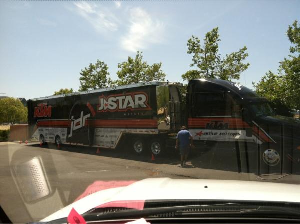 streamline19's tweet photo. @Mookie_37 The view outside my hotel window. http://t.co/GjBlsbeb