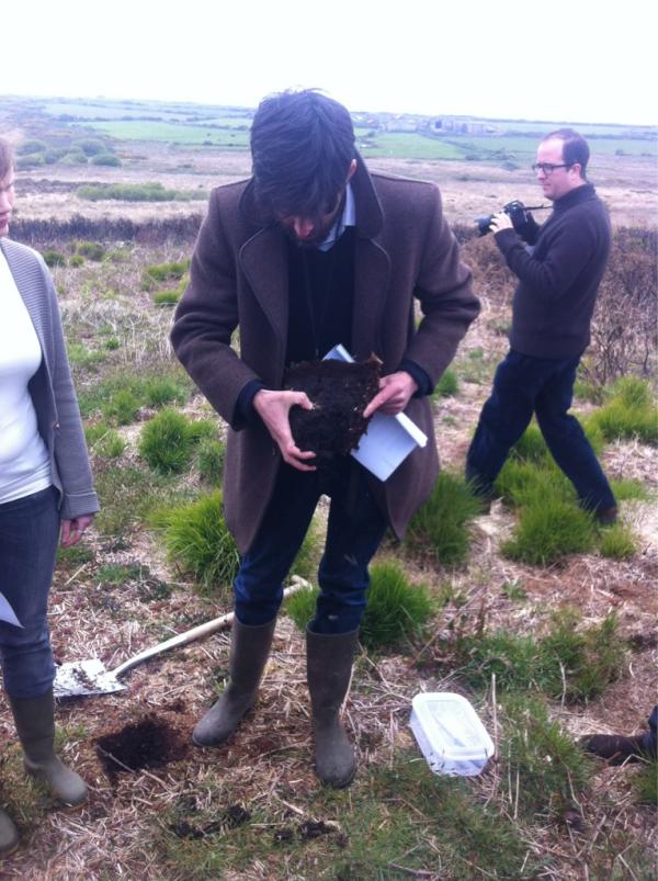 Le__Boeuf's tweet photo. @ZeShaldinho just learning about earth. Yeh, that's how I roll nowadays! http://t.co/sGhloWFR