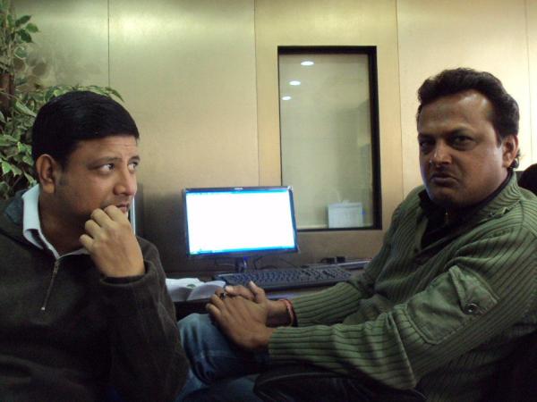 nanajii's tweet photo. i &amp; Avnish Playing Off/Off. http://t.co/LdvLH6lb