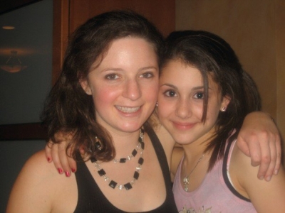 jadesdinosaur's tweet photo. #143148 Here's an Ariana pic for you :{) http://t.co/eZ7qlGhm