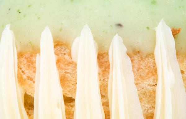 PatisseriesBlog's tweet photo. The foreshadows pistachios and gooeyness: http://t.co/OHnzwran