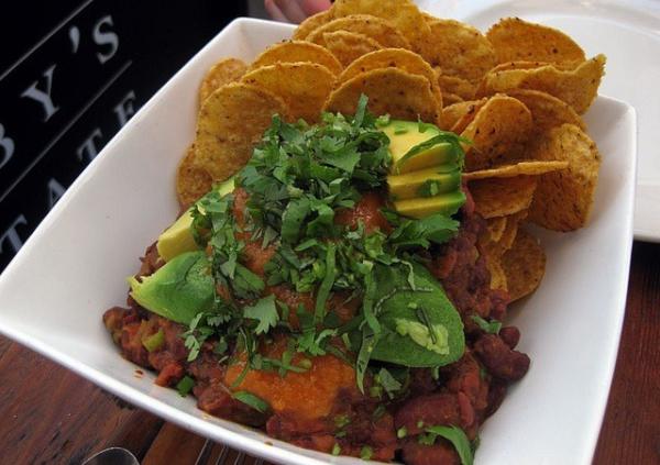 VinnyTheChef's tweet photo. Just whipped up these organic nachos... http://t.co/26pZIAdu