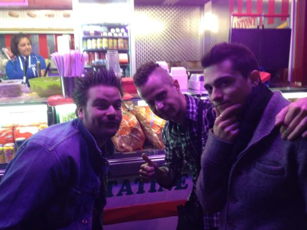 Frankvalentini's tweet photo. Viva i panetti dopo concerto !!! http://t.co/JbMQHmHT