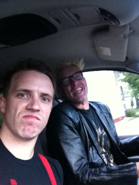 crisisline's tweet photo. Come on down to te Kitty Cat Klub! Show starts in an hour! http://t.co/UZpAX1mi