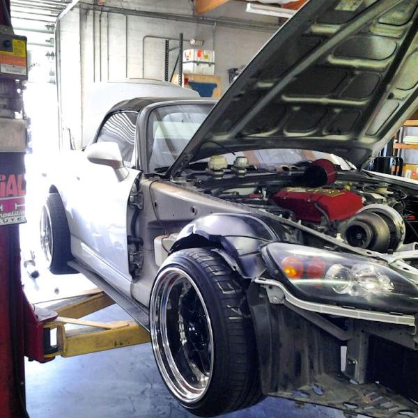 Full_Race's tweet photo. No fenders, no problem.   Have a fitting weekend. http://t.co/notuR7NT