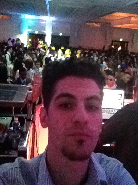 JCabarga's tweet image. “@sdVEGA: Prom swag lol. #NoPedo #NoCreep. 😖🔫 http://t.co/qnPigM5y” 🔞🔞🔞