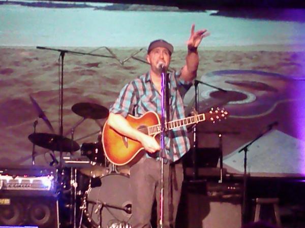 ferworship's tweet photo. Paul Wright telling stories http://t.co/a4Mm9D2n