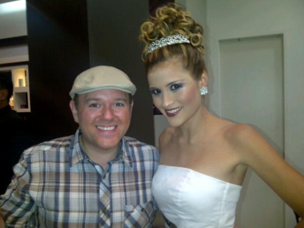 Nereyda2127's tweet photo. Con @alexmedela en la noche creativa de Charlies place @CharlieCuevas http://t.co/YWCNh79n