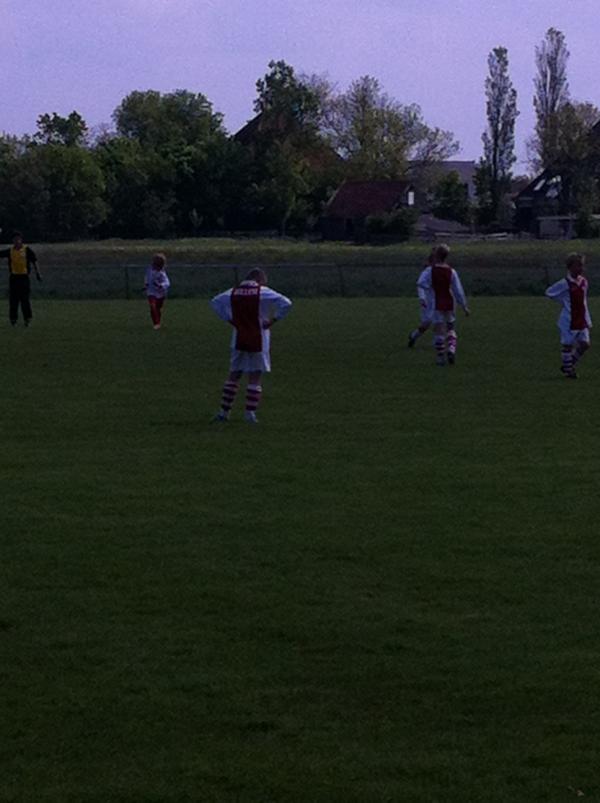 DBV6's tweet photo. Willem rust na een doelpunt.... http://t.co/zrsSvie2