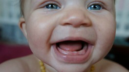 KealaRose's tweet photo. 8 months today and the first tooth officially broke thru!!! http://t.co/zcsnL9Mu