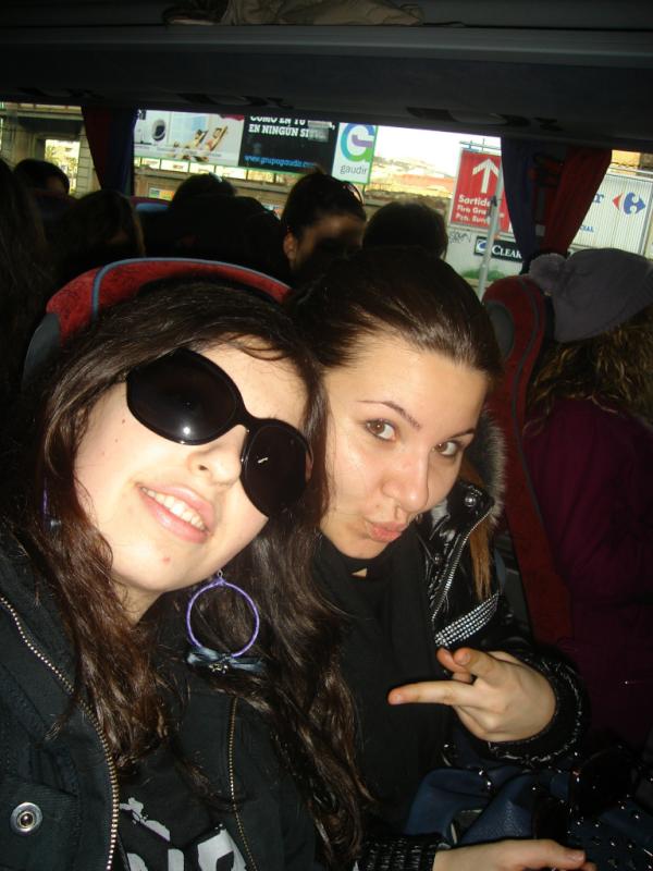 GeorgiaPapara's tweet photo. @stephanie_mar1 ΣΟΥ ΘΥΜΙΖΕΙ ΚΑΤΙ ΑΥΤΗ Η ΦΩΤΟ???:):):) http://t.co/xK2XkpY5