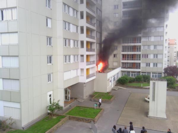 Hier soir vers 19h un incendie c'est dèclaré dans un appartement du 55 av de verdun