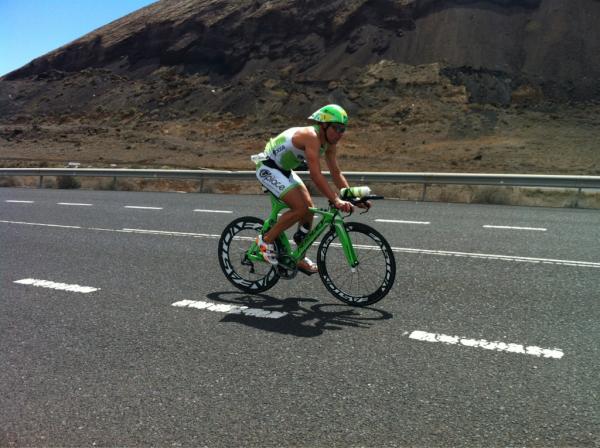 Bert Jammer at 15.00 back to our flying Brit
