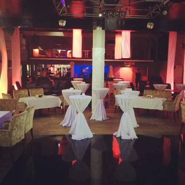 PoshBoxEvents's tweet photo. The transformation of DC Fahrenheit. See you guys later! #HeatStrokeParty http://t.co/zrfEPGaS