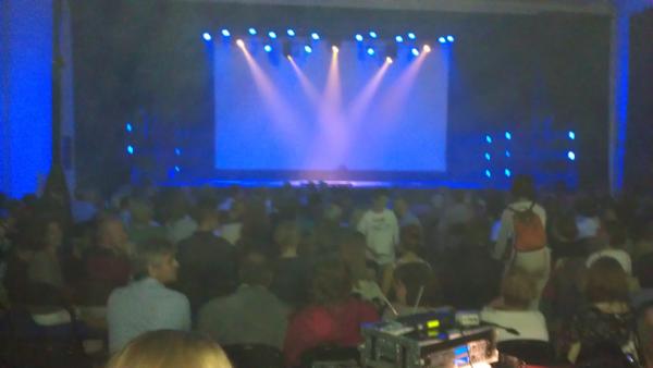 LudwigPaeps's tweet photo. Klaar voor optreden Split #tervuren http://t.co/9MERGXWV