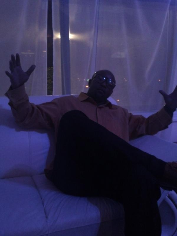 teerow10's tweet photo. Bently'$ late night what was I thinking http://t.co/69v77loo
