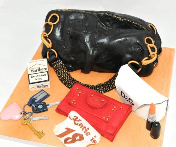 callihops's tweet photo. Handbag cake #chocolate #bag contents in sugarpaste #everything is edible # http://t.co/VJfcpylC