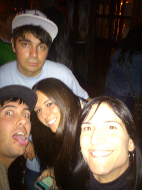 @titaole mira la palma de mi mano y dime lo q ves, fiesta,fiesta! Jajaja!