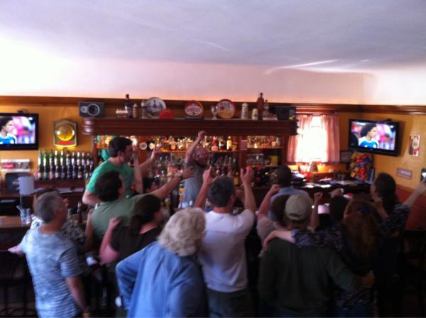 Pete_FLX's tweet photo. #Buffalo's other soccer bar @RohallsCorner  #UEFAChampionsLeague http://t.co/GxkQ1YOA