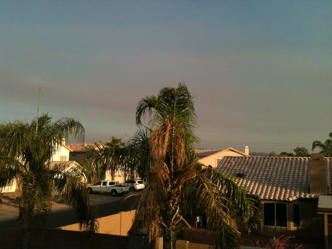The sky in north #PHX is murky and brown today from all the #azwildfire ...yuck! Don't start it, peeps<a href="/tag/phx"class="tags">#PHX</a><a href="/tag/azwildfire"class="tags"><span>#azwildfire</span></a>