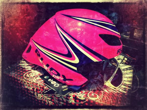 Guswrites's tweet image. STYLE POINTS: Pink bike helmet for the ladies. Saw this at the #Ironman race headquarters in #Woodlands. Run|bike|swim