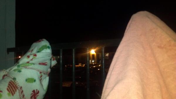 ShelbyRBennett2's tweet image. @rachelsuzanne19 watching the lightning show. #lightningisfast!