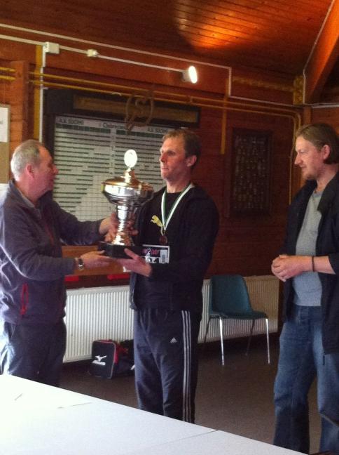 avsuomi's tweet image. Top zwaar maar zeer verdiend: de #pimmulierloop wisselbeker voor Jeroen Plevier: met 56:37 snelste op de 15km!