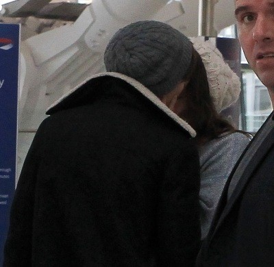 JazJCorbett's tweet photo. EL AND LOU KISSING!!!! http://t.co/2eVg5mmw