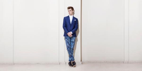 ZARAMODE's tweet photo. #ZARA #Lookbook Man April  STRUCTURED BLAZER, PRINTED TROUSERS http://t.co/ficC40ah