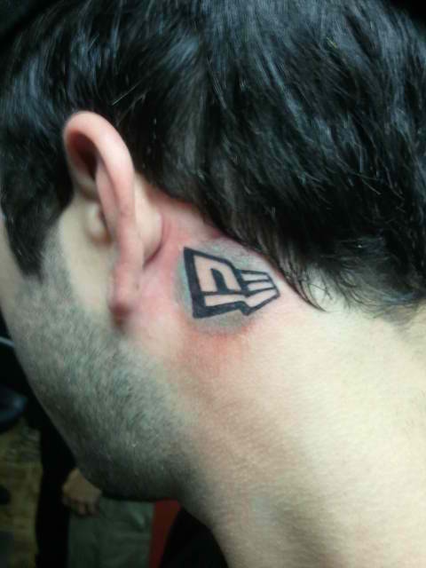 Darren Rovell Sur Twitter Tattoo Of The Day Don T Want To Put On A New Era Hat Just Put Their Logo On Your Neck Via Andy Wtow Http T Co Xfne7ea7 Twitter Darren Rovell Sur Twitter Tattoo Of The Day Don T Want To Put On A New Era Hat Just Put Their Logo On Your Neck Via Andy Wtow Http T Co Xfne7ea7 Twitter