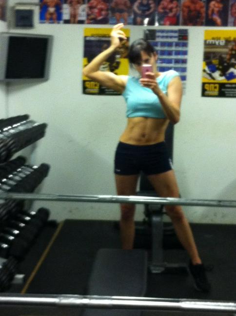 cheeky82's tweet image. Waiting for the expresso to kick in! #inthegym #posingagain lol