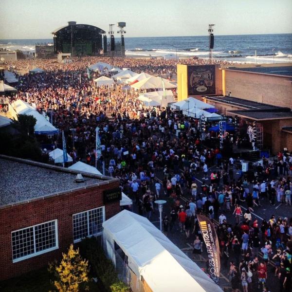vodkarevolution's tweet photo. Going to be hard to top this scene in #Asburypark this summer. Bamboozle was a blast. http://t.co/jlz7iT0M