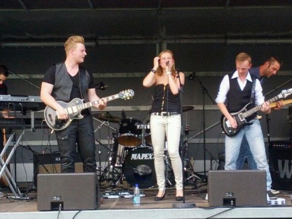 Basement_Live's tweet photo. Playin' http://t.co/D4vOMmMc