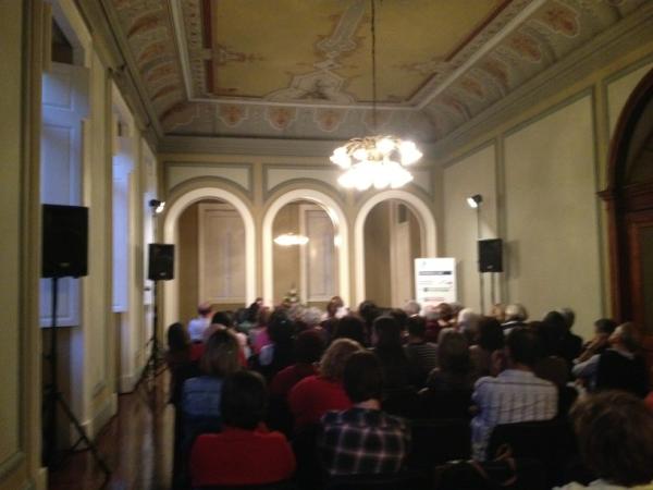 jfpestana's tweet photo. Assistindo à conferência de Vasco Graça Moura, no Funchal. http://t.co/gd4qMu7M