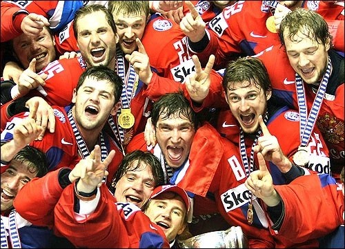 Цска хоккей кубок гагарина 2022. Бобровский. Тренеры сборной швеции по хоккею с шайбой. Чемпион хоккей. Чемпион хоккей.