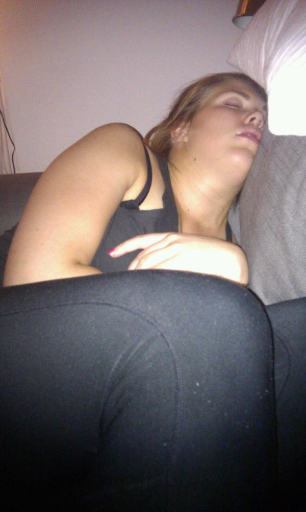 En trött <a href="/hannaholssons/">Hannah Olsson</a>