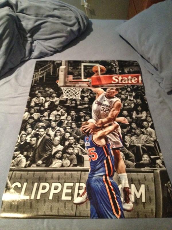 lilg1993's tweet image. new poster #raped #posterdunk @blakegriffin