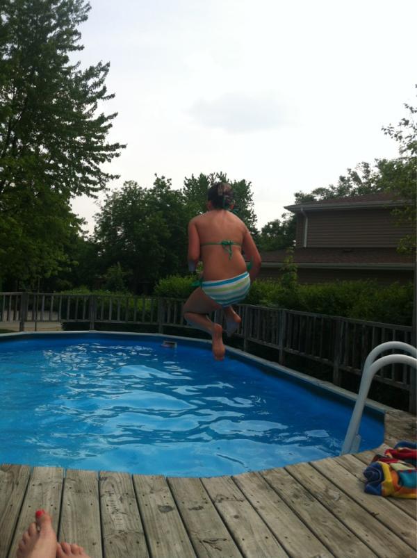 aeblaesner's tweet photo. The Blaesner pool is officially open! http://t.co/AoNjRsFH