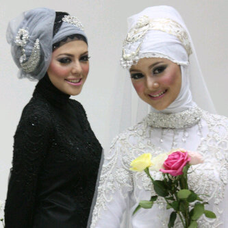 hijabclassaceh's tweet photo. "Simply wedding" hijab style by Ardelya. Yg mau pinter berhijab seperti ini yuk buruan daftar Hijab Training :) http://t.co/6Vi1vEiN