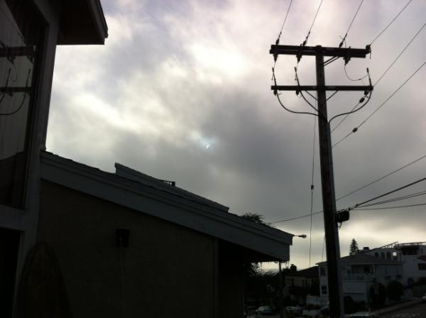 flavrdesign's tweet photo. Eclipse in progress http://t.co/2oGil2bQ